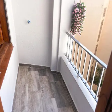 Apartment Elegant 2 Bedroom, Big Terrace 200m From *