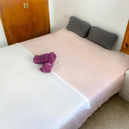Elegant 2 Bedroom, Big Terrace 200m From Apartment *